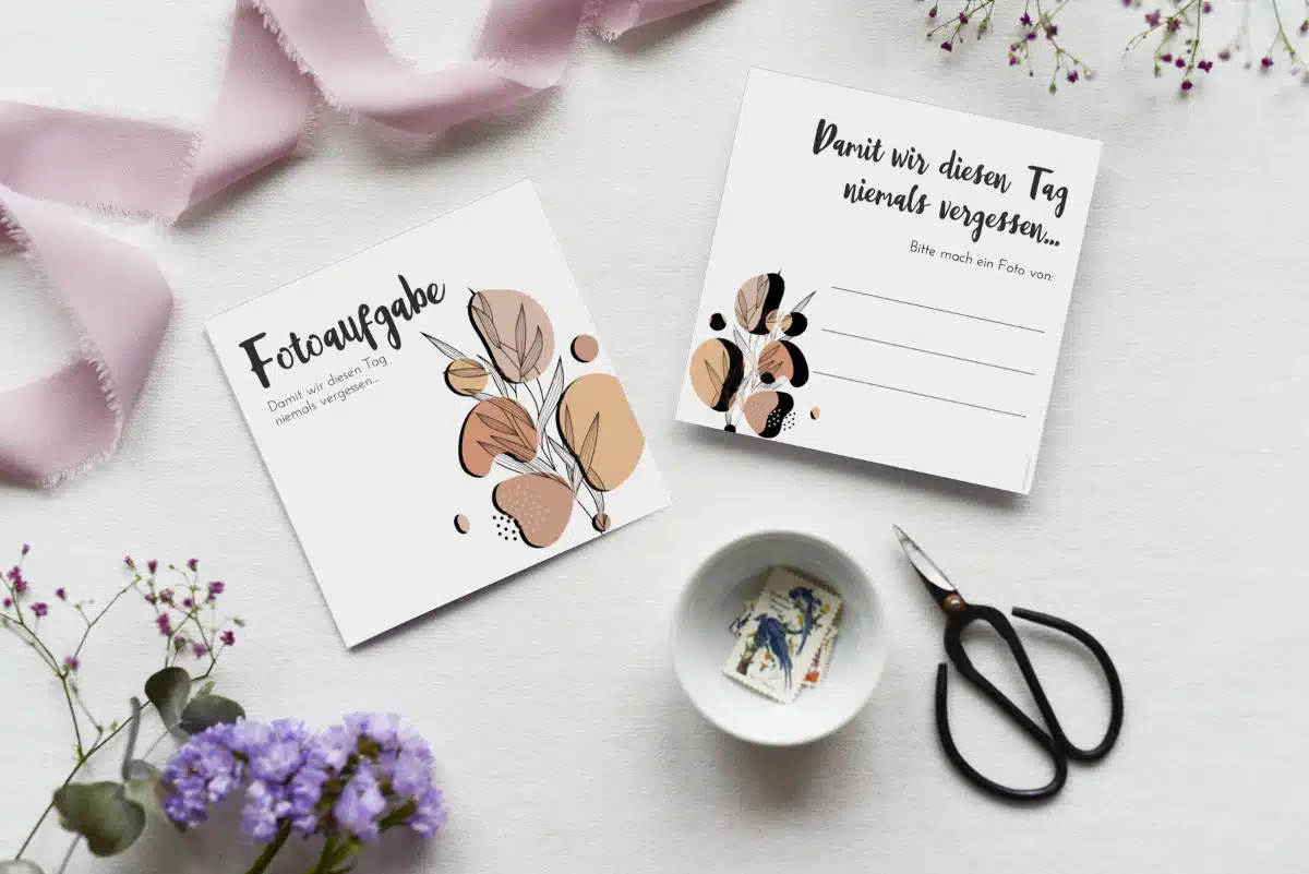 Hochzeitsspiele - Ideen für Spiele zur Hochzeit: Fotoaufgabe im Boho Stil mit zweigen und Formen in beige von Hochzeitsplaza Kartenshop