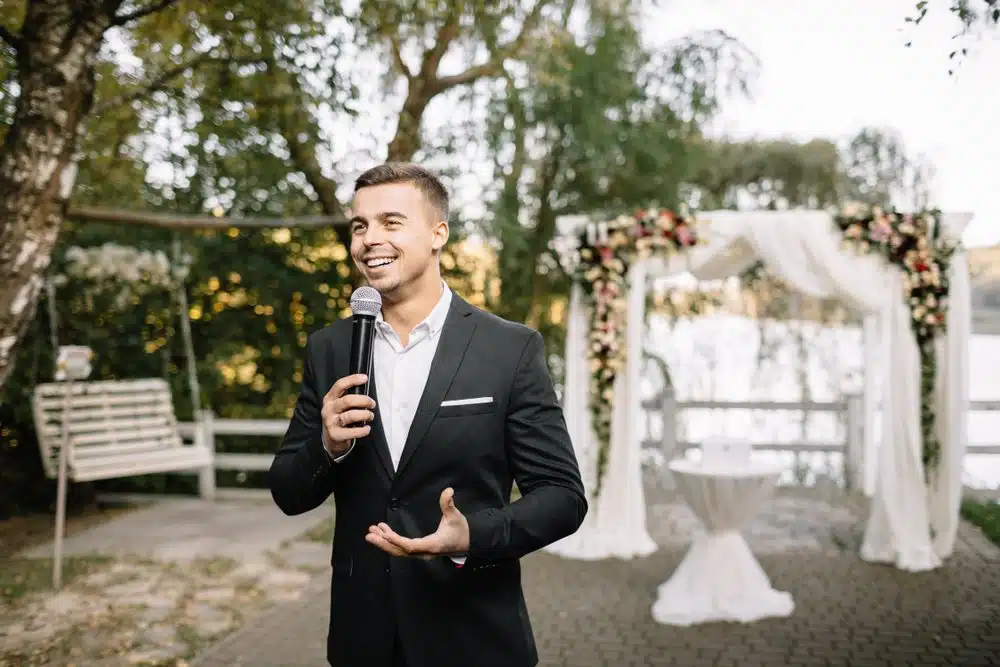 Hochzeitsmoderation: Was macht ein Hochzeitsmoderator?