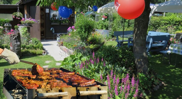 party, emotions, summer party, barbecue party, grilling, flesh, grill, bratwurst, summer, balloon, time out, nature, garden party, family party, to celebrate, invitation, date of birth, birthday party, warm welcome